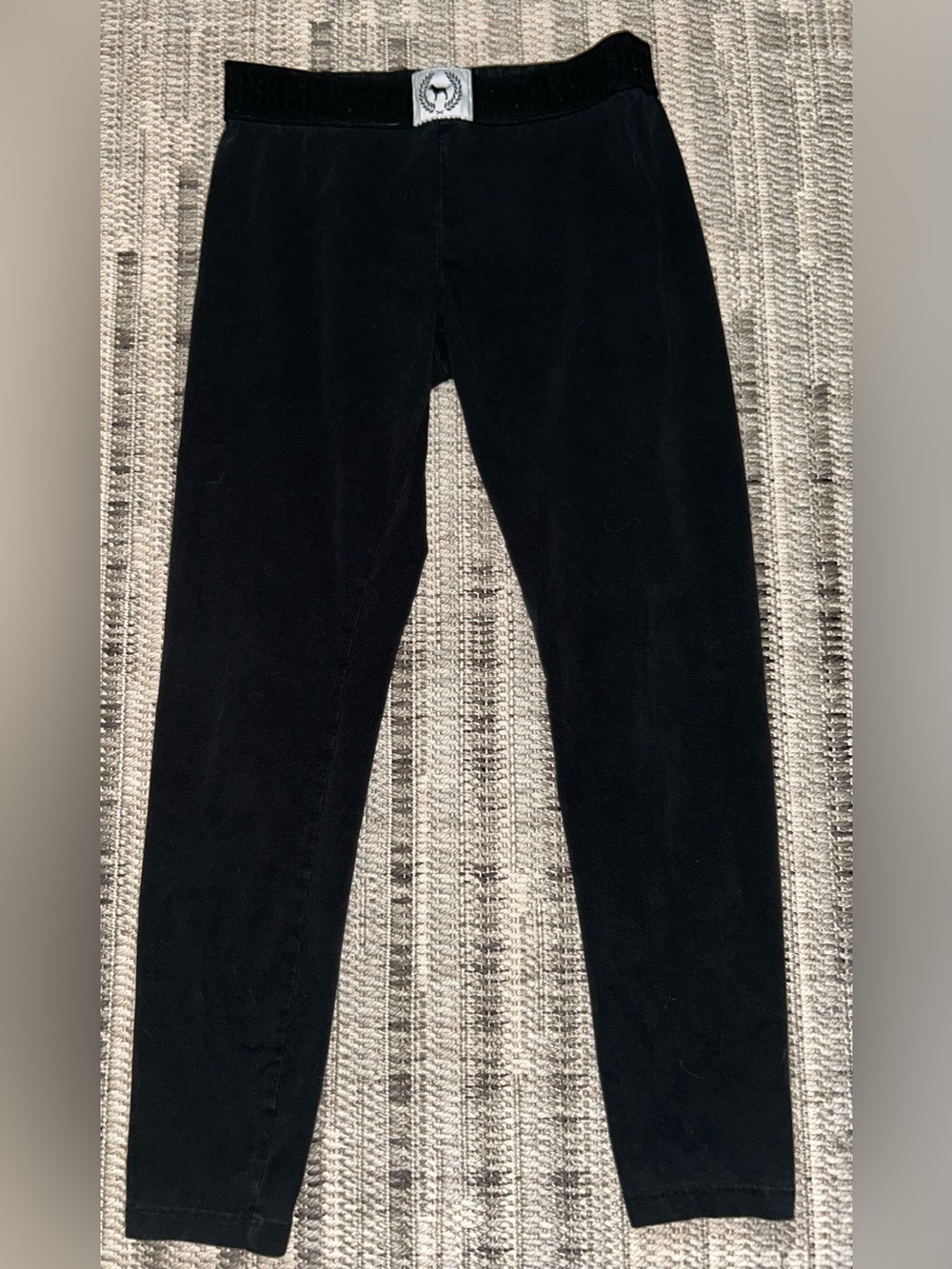 Victoria’s Secret VS PINK Cropped black leggings. Dog Pup Patch. Women’s Small